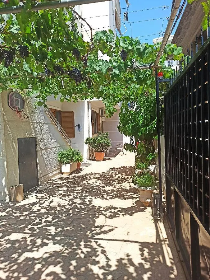 Achilles Apartments Саранда