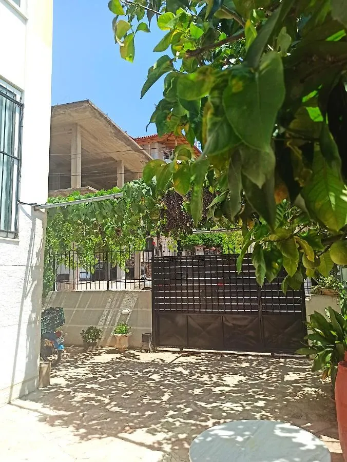 Achilles Apartments Sarandë