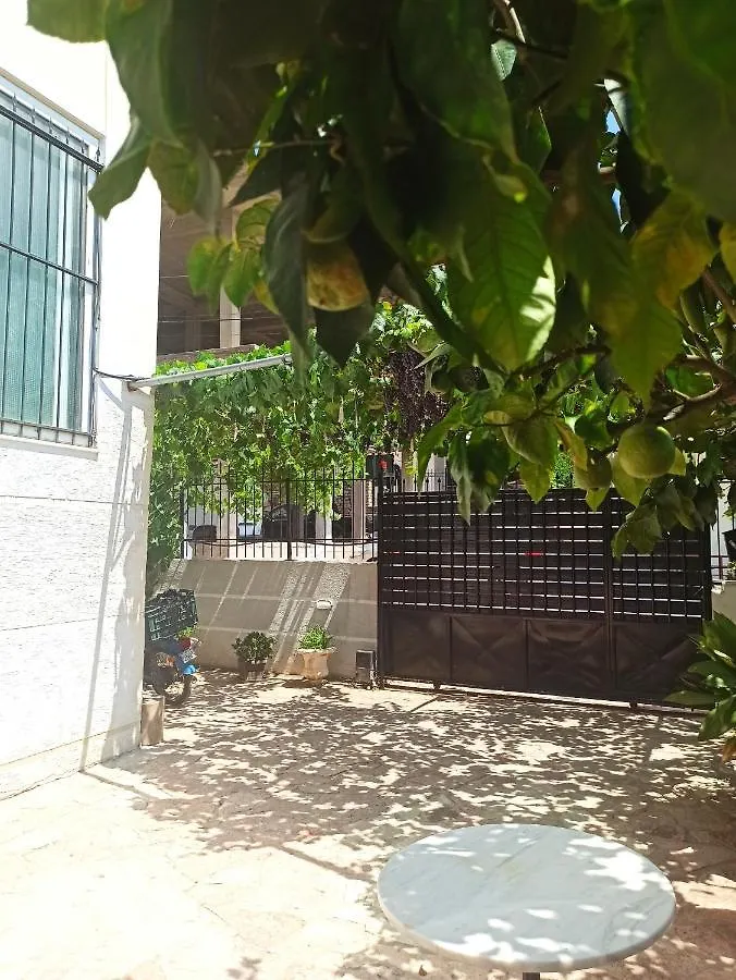 Achilles Apartments Sarandë