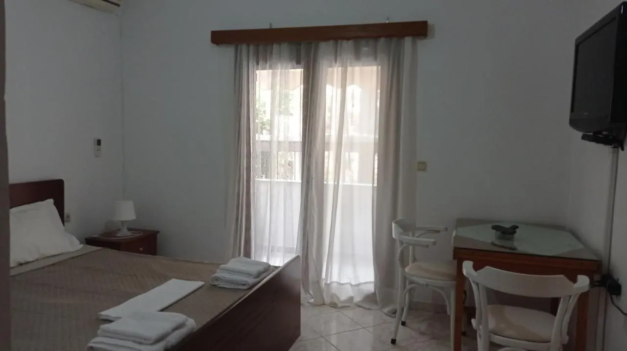 Achilles Apartments Саранда