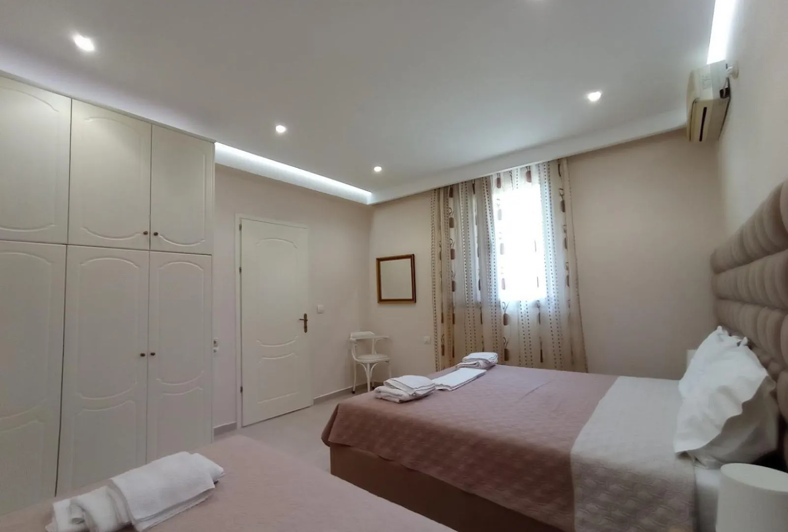 Achilles Apartments Saranda