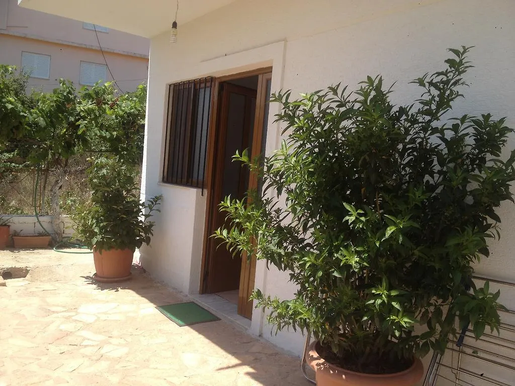 Achilles Apartments Saranda Albánia
