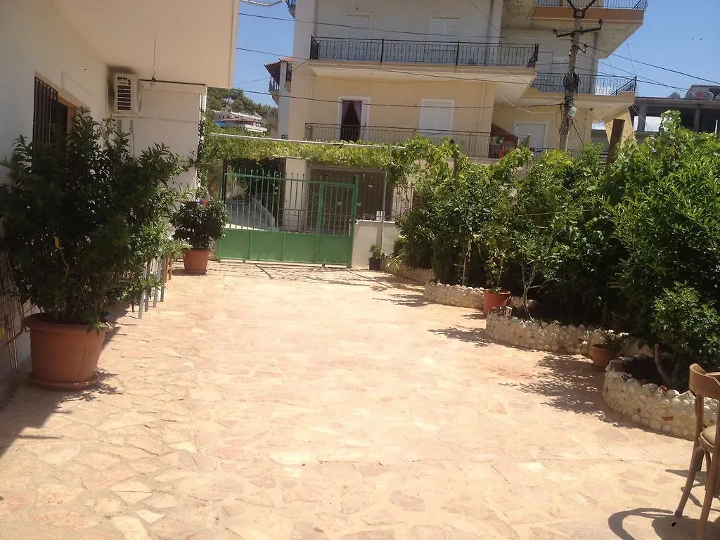 Achilles Apartments Saranda